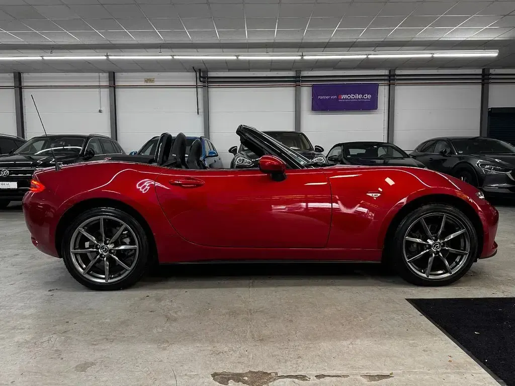 Gebraucht Mazda MX5 Sports-Line 160 PS (117 kW) 2017 Rubinrot metallic Cabrio