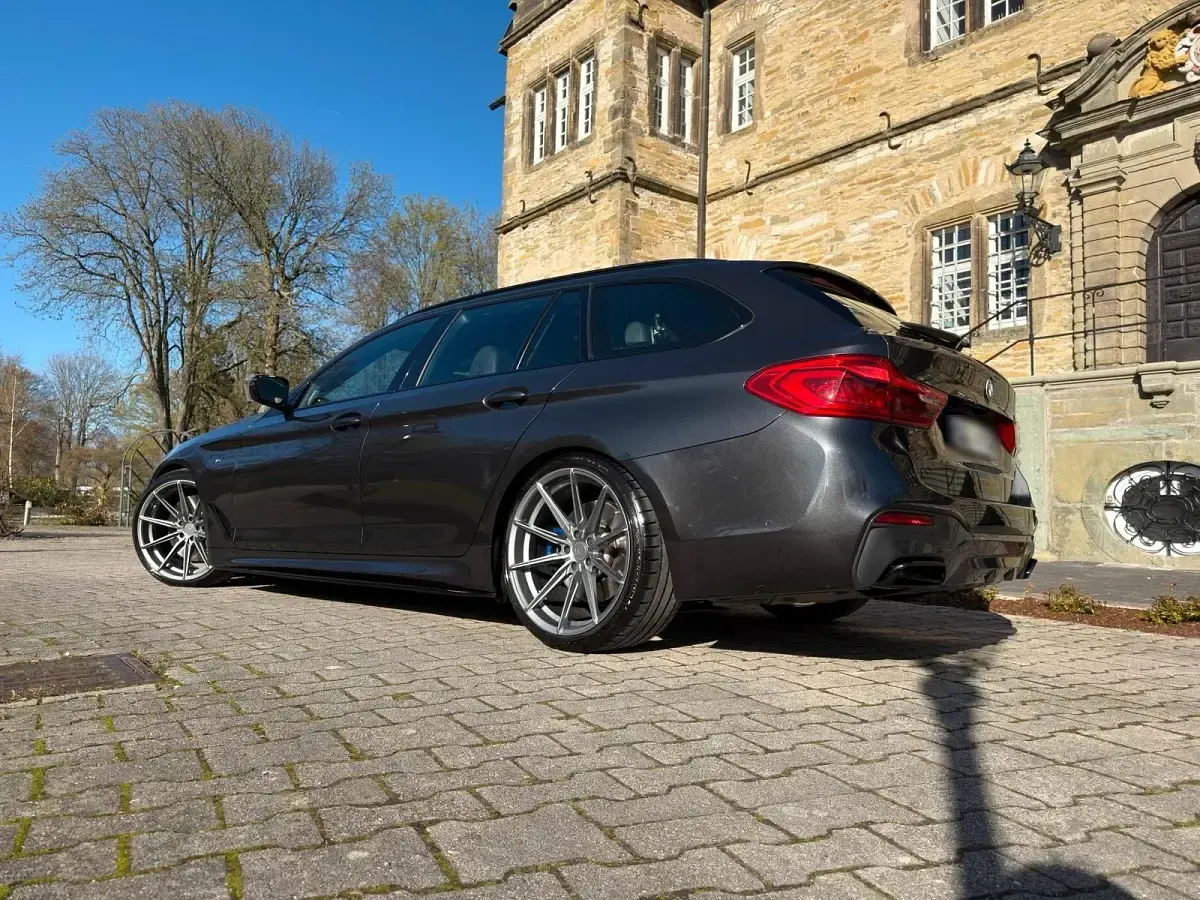 Gebraucht BMW 540 Shadowline 320 PS (235 kW) 2020 Grau Kombi