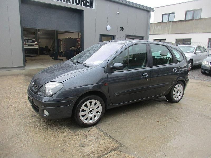 Grau Gebraucht 2002 Renault Scénic Expression Van / Kleinbus | 1.790 € (Fairer Preis) - Bild 1/4