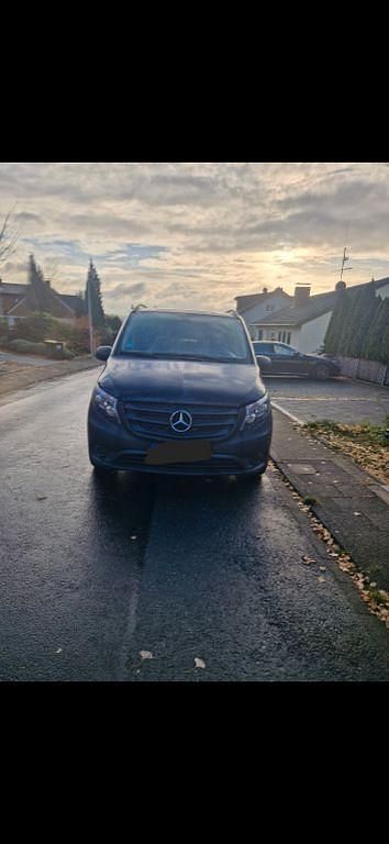 Schwarz Gebraucht 2019 Mercedes Vito Van / Kleinbus | 30.200 € (Etwas zu teuer) - Bild 1/4