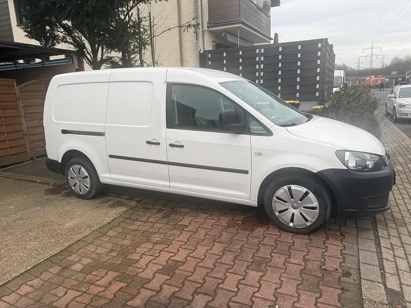Second-hand VW Caddy 101 CP (74 kW) 2012 Alb Monovolum