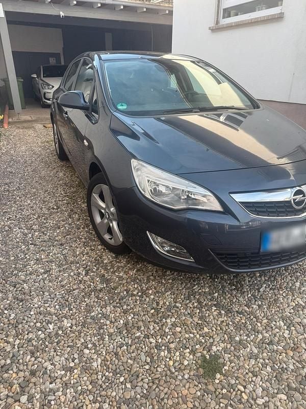 Gebraucht Opel Astra 115 PS (84 kW) 2010 Blau Limousine
