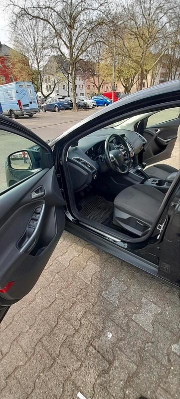 Gebraucht Ford Focus SYNC Edition 125 PS (91 kW) 2013 Schwarz Limousine