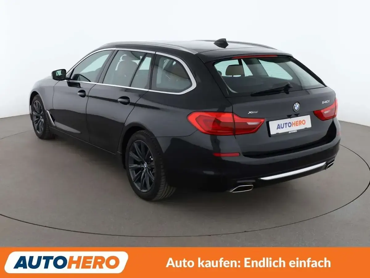 Gebraucht BMW 540 Luxury Line 340 PS (250 kW) 2019 Saphirschwarz Kombi