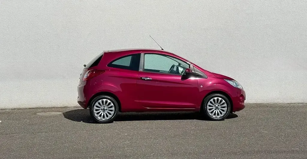 Gebraucht Ford Ka Titanium 69 PS (50 kW) 2012 Rot Kleinwagen