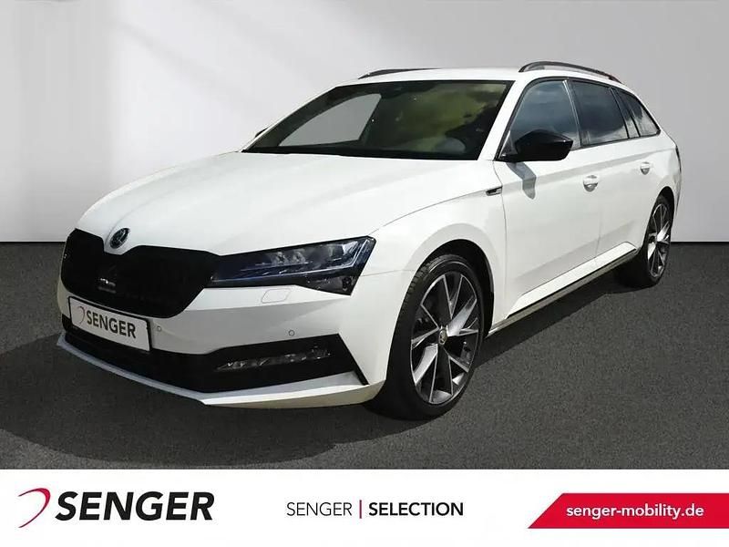 Weiß Gebraucht 2022 Skoda Superb Kombi | 33.880 € (Teuer) - Bild 1/1
