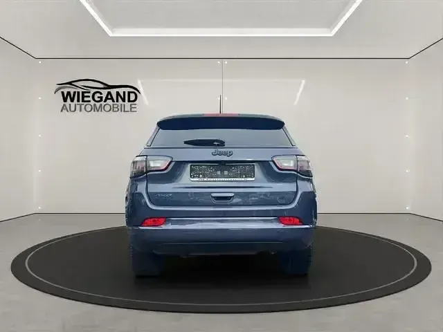 Second-hand Jeep Compass 241 CP (177 kW) 2022 Alb SUV