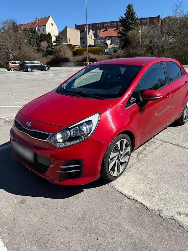 Gebraucht Kia Rio 99 PS (72 kW) 2015 Rot Kleinwagen