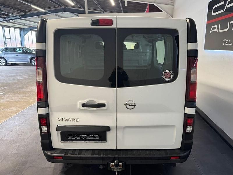 Gebraucht Opel Vivaro 120 PS (88 kW) 2018 Weiß Van / Kleinbus