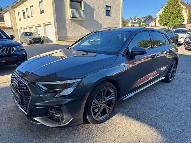 Grau Gebraucht 2021 Audi A3 S-Line Limousine | 30.390 € (Teuer) - Bild 1/4