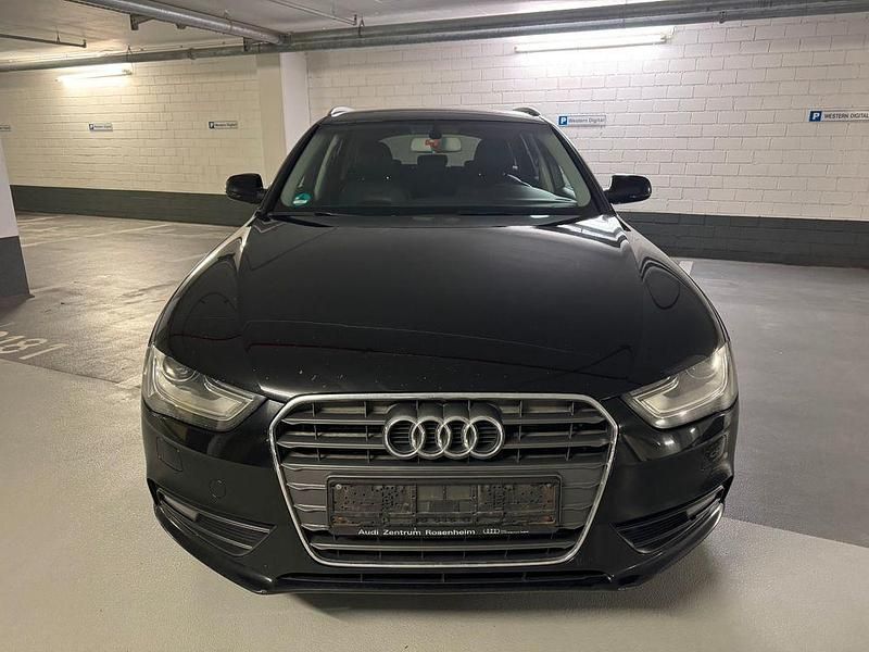 Gebraucht Audi A4 Attraction 143 PS (105 kW) 2012 Schwarz Kombi