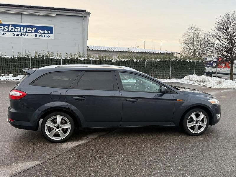 Gebraucht Ford Mondeo 140 PS (102 kW) 2009 Grau Kombi