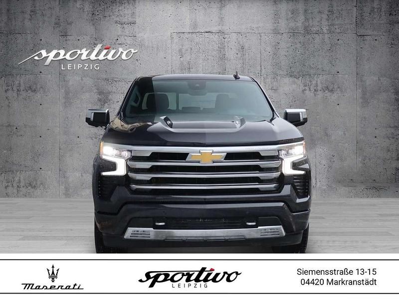Grau Gebraucht 2024 Chevrolet Silverado SUV | 92.898 € - Bild 1/4