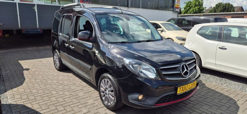 Schwarz Gebraucht 2020 Mercedes Citan 111 Edition Kombi | 11.008 € (Fairer Preis) - Bild 1/4