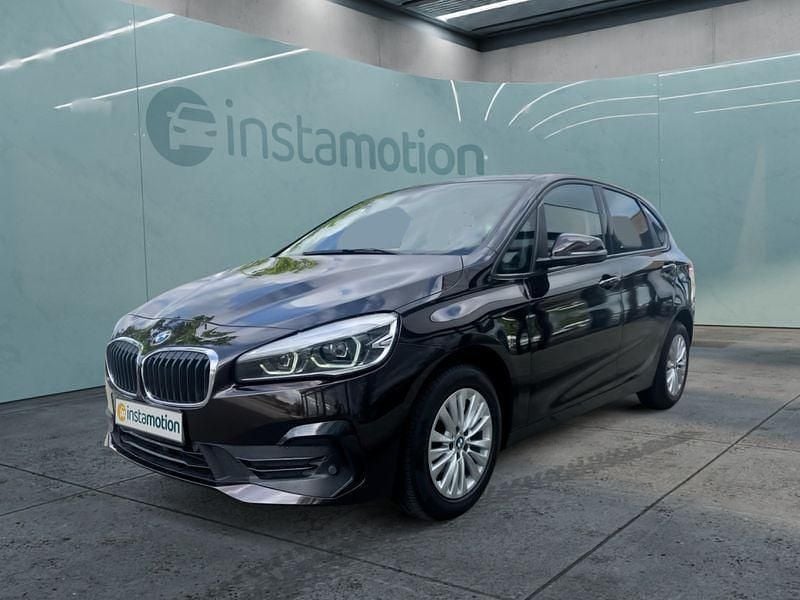 Schwarz Gebraucht 2021 BMW 218 Active Tourer Van / Kleinbus | 18.399 € (Guter Preis) - Bild 1/4