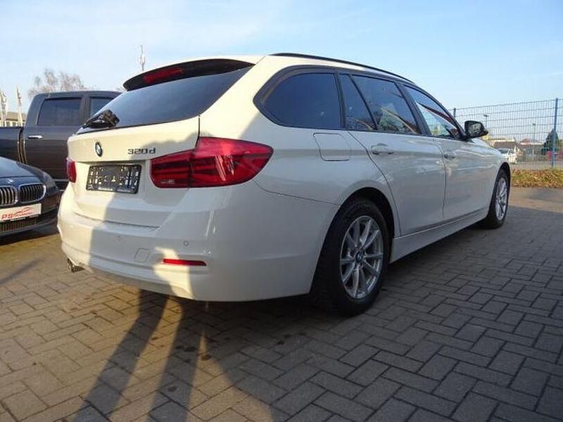 Gebraucht BMW 320 Advantage 190 PS (139 kW) 2018 Weiß Kombi