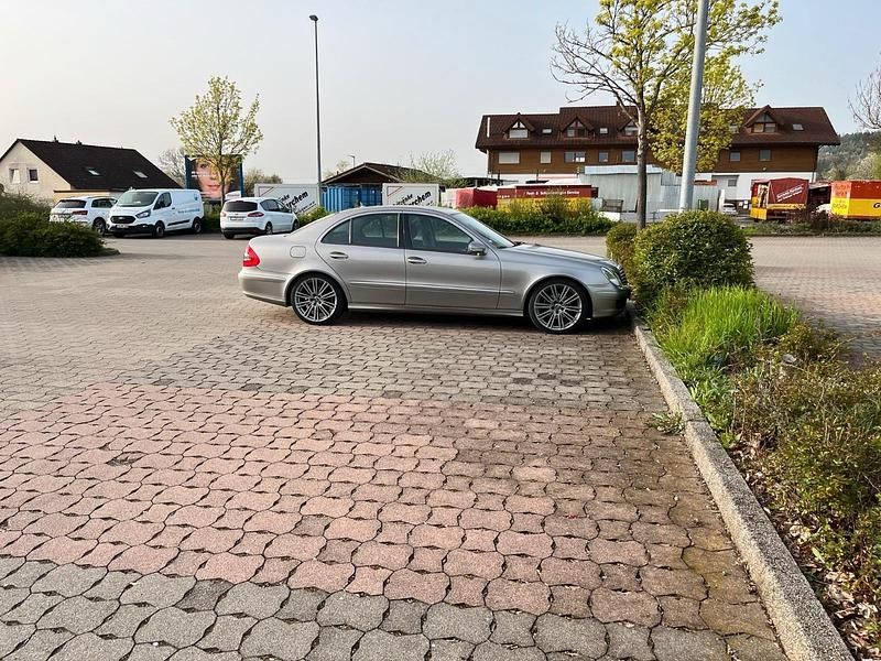 Gebraucht Mercedes E200 184 PS (135 kW) 2007 Silber Limousine