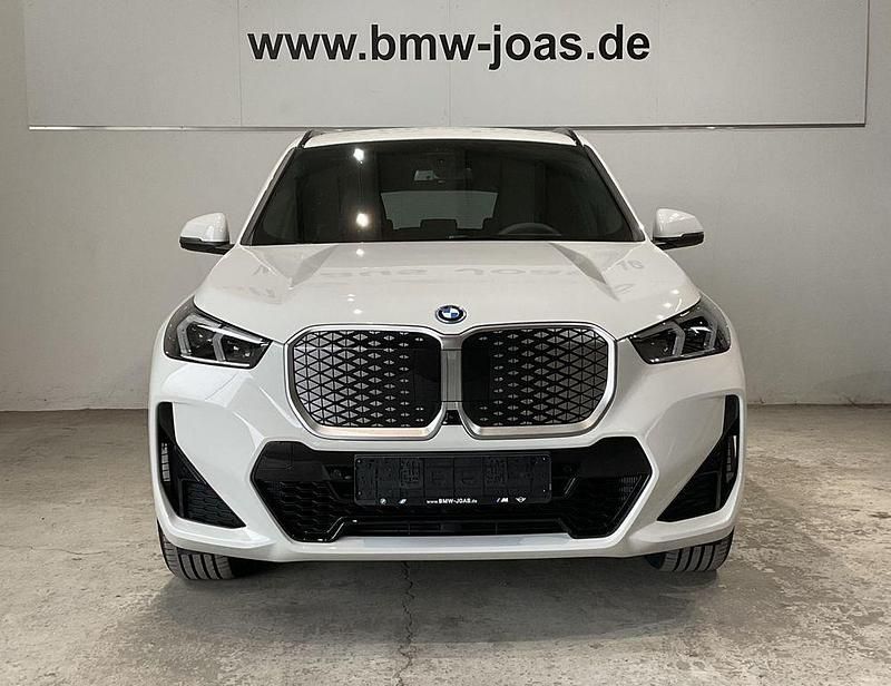 Gebraucht BMW iX1 Performance 150 kW (204 PS) 2025 Weiß SUV