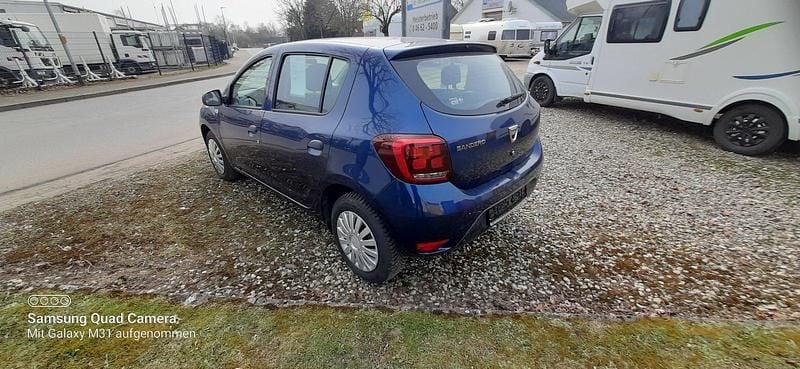 Używany Dacia Sandero 73 KM (53 kW) 2018 Niebieski Hatchback