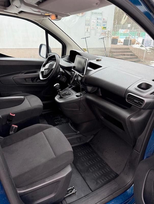 Gebraucht Peugeot Partner 131 PS (96 kW) 2020 Blau Van / Kleinbus