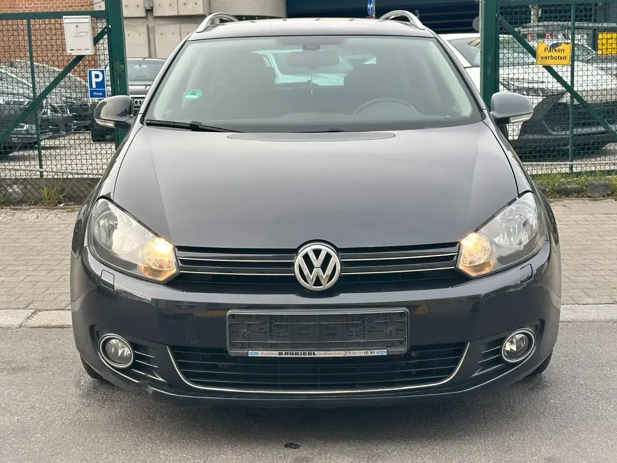 Gebraucht VW Golf VI Style 105 PS (77 kW) 2011 Schwarz Kleinwagen