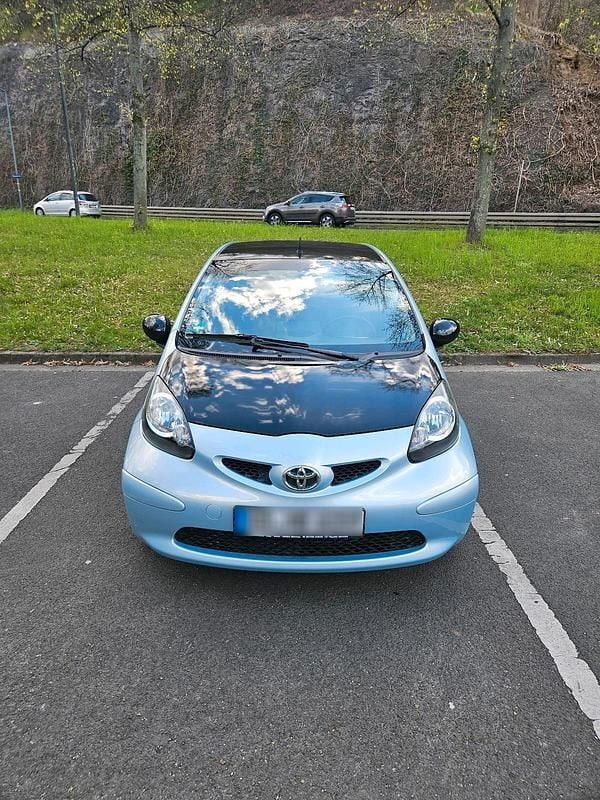 Gebraucht Toyota Aygo 68 PS (50 kW) 2006 Blau Kleinwagen