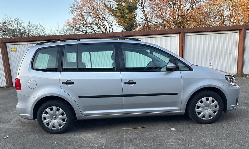 Gebraucht VW Touran 140 PS (102 kW) 2011 Grau Van / Kleinbus