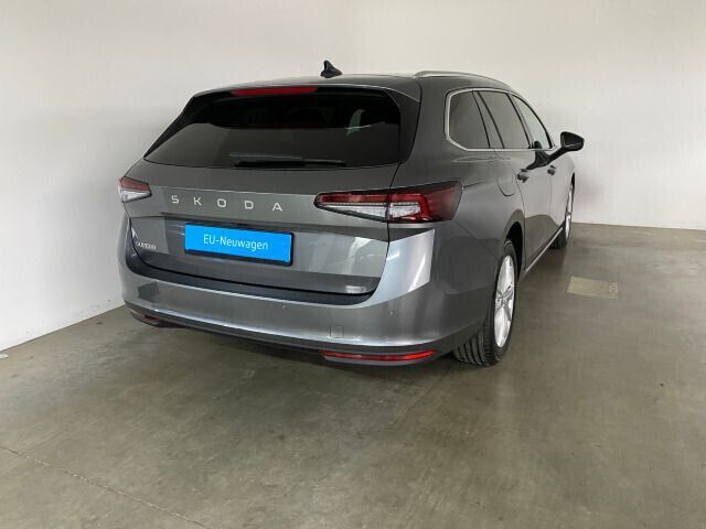 Neu Skoda Superb Selection 150 PS (110 kW) 2025 Grau Kombi