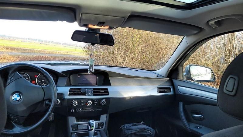 Gebraucht BMW 523 190 PS (139 kW) 2009 Grau Kombi