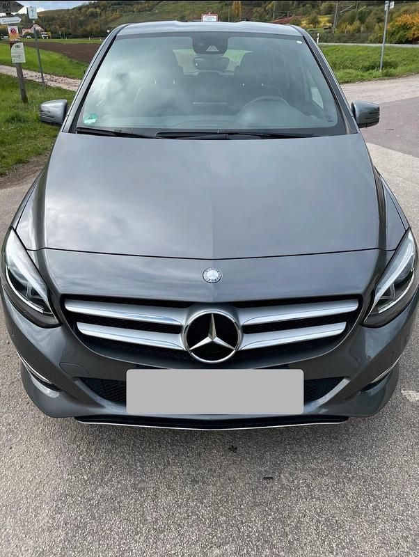 Gebraucht 2017 Mercedes B180 Van / Kleinbus | 12.800 € (Superpreis) - Bild 1/4