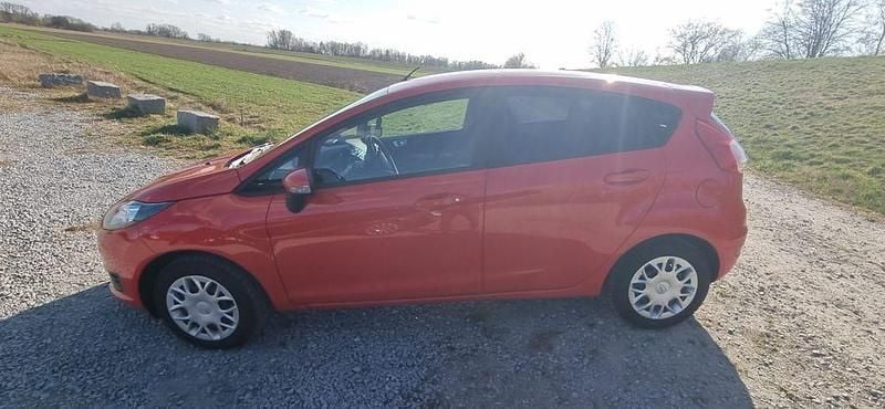 Gebraucht Ford Fiesta SYNC Edition 80 PS (58 kW) 2013 Rot Kleinwagen