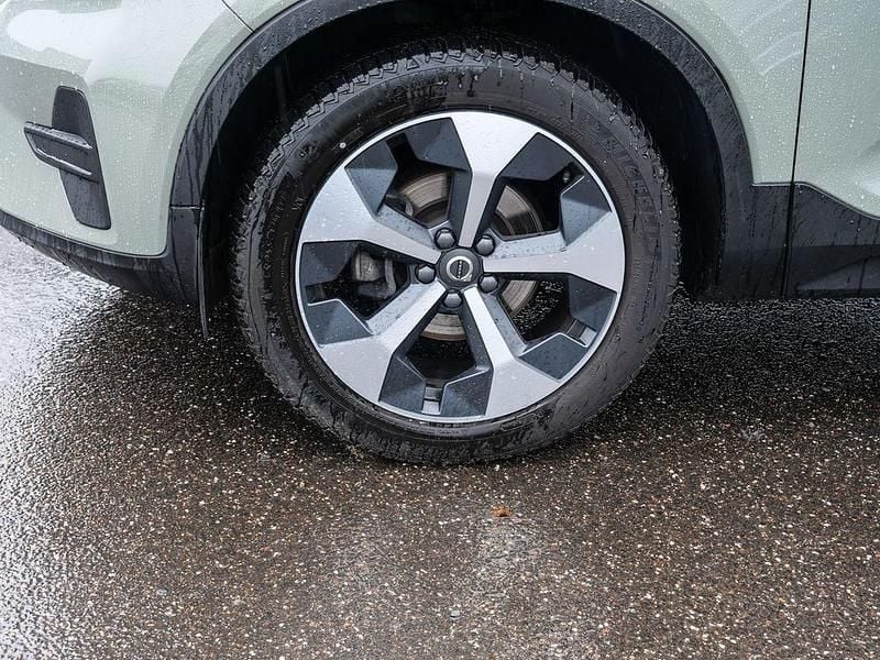 Gebraucht Volvo XC40 Core 129 PS (94 kW) 2023 Gruen SUV