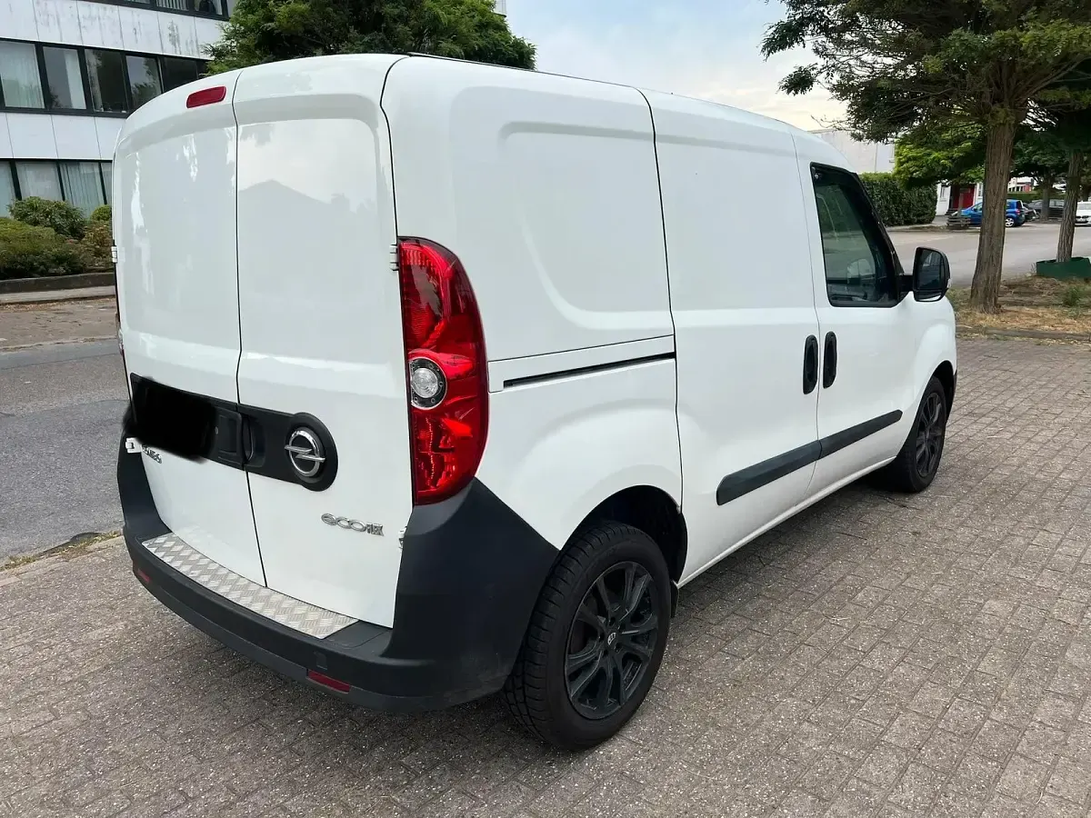 Gebraucht Opel Combo 102 PS (75 kW) 2017 Weiß Van / Kleinbus