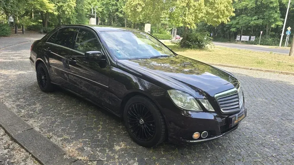 Gebraucht Mercedes E250 204 PS (150 kW) 2010 Braun Limousine
