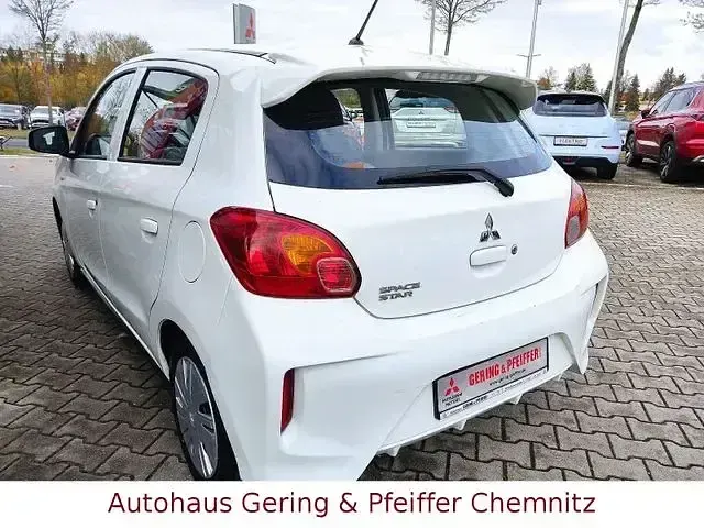 Gebraucht Mitsubishi Space Star Basis 71 PS (52 kW) 2020 Weiß Limousine