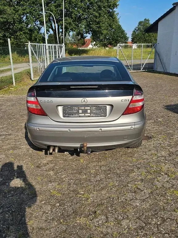 Gebraucht Mercedes C200 122 PS (89 kW) 2004 Silber Coupé