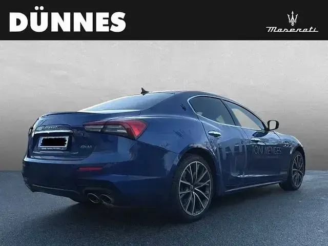 Gebraucht Maserati Ghibli 430 PS (316 kW) 2023 Blau (blu emozione) Limousine