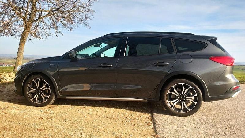 Gebraucht Ford Focus Active 150 PS (110 kW) 2019 Grau Kombi