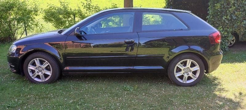 Gebraucht Audi A3 Attraction 125 PS (91 kW) 2011 Schwarz Kleinwagen