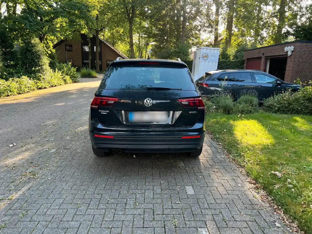Gebraucht VW Tiguan 150 PS (110 kW) 2019 Schwarz SUV