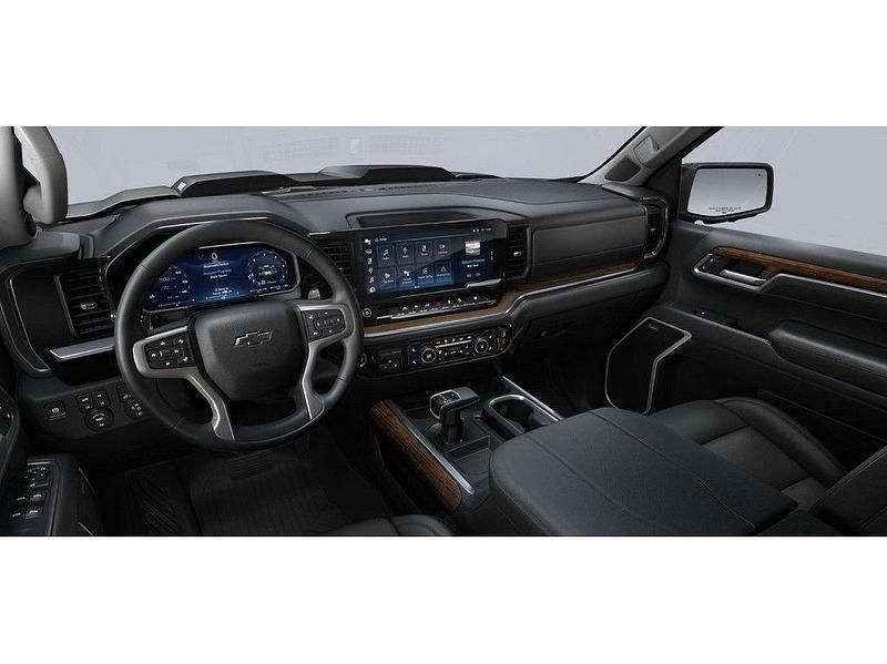 Neu Chevrolet Silverado LT 426 PS (313 kW) 2026 Cypress grey SUV