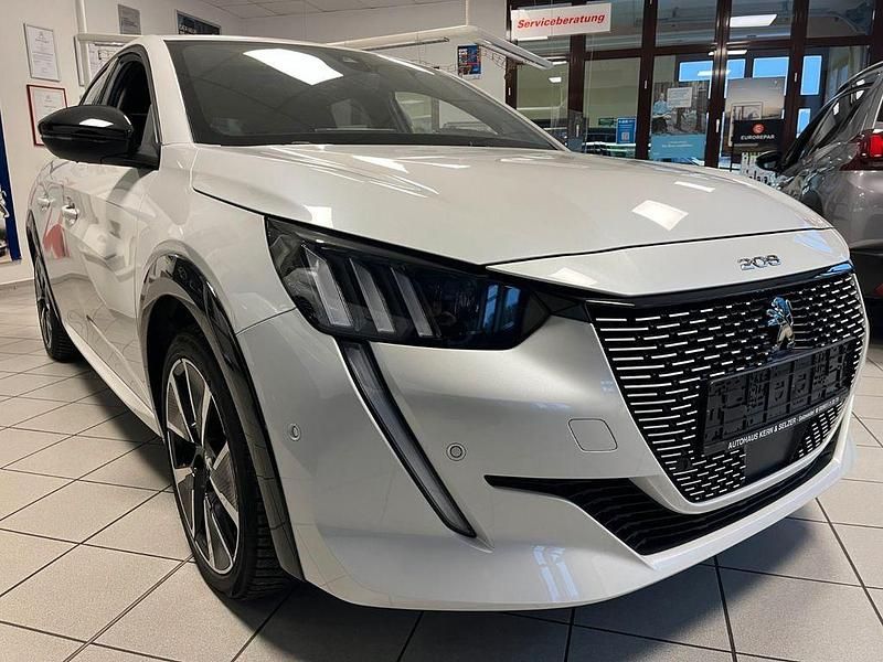 Gebraucht Peugeot e-208 GT 100 kW (136 PS) 2021 Weiß Kleinwagen
