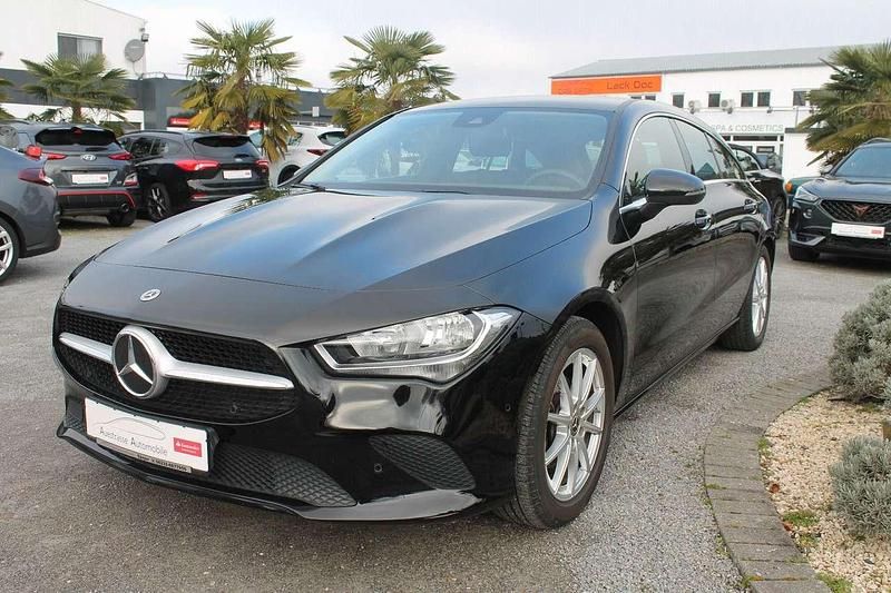Gebraucht Mercedes CLA180 Shooting Brake 136 PS (100 kW) 2022 Schwarz Kombi