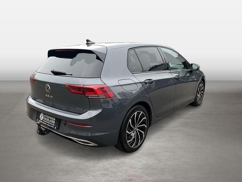 Gebraucht VW Golf VIII Active 150 PS (110 kW) 2022 Grau Limousine