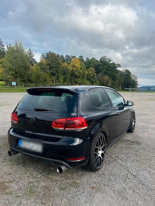 Schwarz Gebraucht 2011 VW Golf VI GTI Kleinwagen | 6.250 € (Guter Preis) - Bild 1/4