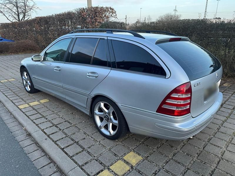 Gebraucht Mercedes C320 224 PS (164 kW) 2006 Silber Kombi
