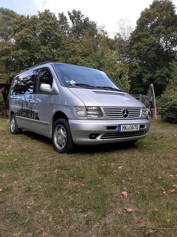 Silber Gebraucht 2000 Mercedes V220 Van / Kleinbus | 3.400 € (Fairer Preis) - Bild 1/4