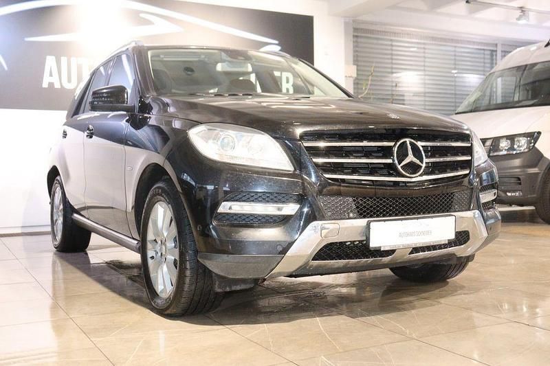 Gebraucht Mercedes ML250 204 PS (150 kW) 2011 Schwarz SUV