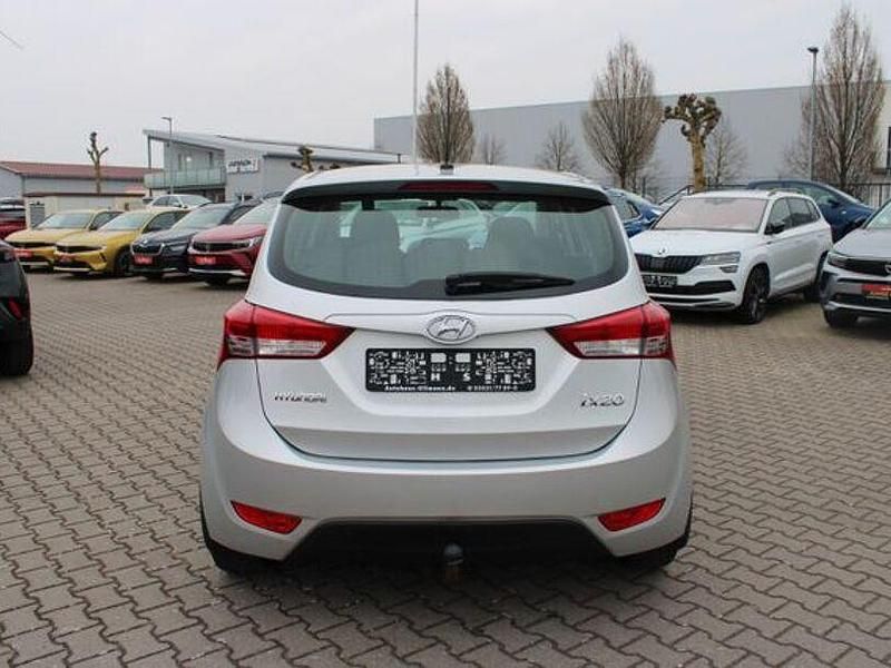 Gebraucht Hyundai ix20 Classic 90 PS (66 kW) 2016 Grau Kleinwagen
