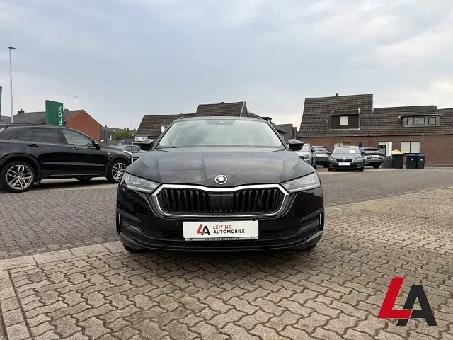Gebraucht Skoda Octavia Clever 150 PS (110 kW) 2022 Schwarz Kombi